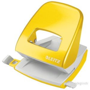 Leitz WOW Hålslag, 30 ark, styrskena med formatmarkeringar, metall, gul, 50081016 4002432121526 Leitz WOW Hålslag, 30 ark, styrskena med formatmarkeringar, metall, gul, 50081016 4002432121526
