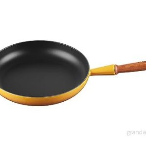 Le Creuset Signature stekpanna i gjutjärn med trähandtag, 28 cm, Nectar, 20258286720422 24147332732 Le Creuset Signature stekpanna i gjutjärn med trähandtag, 28 cm, Nectar, 20258286720422 24147332732