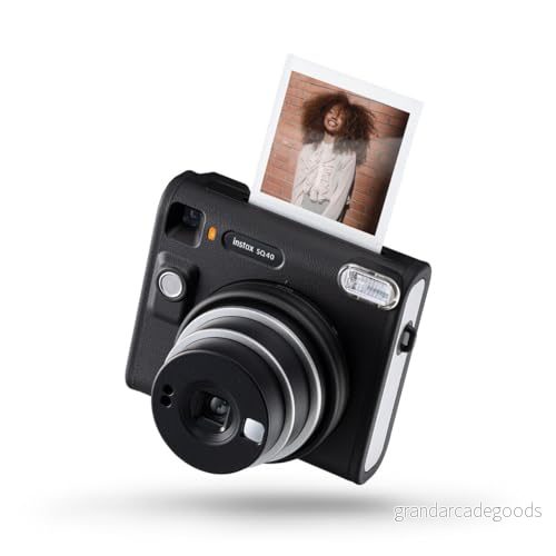 INSTAX SQ40 instant camera, built in flash, Auto exposure, Selfie lens and mirror, Black textured finish 4547410511147