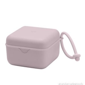 BIBS napplåda med rem. Napphållare och steriliseringsfodral. 100% BPA fritt livsmedelsgodkänt material. Tillverkat i Danmark. Dusky Lilac 5713795231218