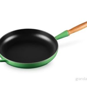 Le Creuset Frying Pan Signature Bamboo ø 28 cm / 2.6 Liter enamelled non stick coating 24147324126 Le Creuset Frying Pan Signature Bamboo ø 28 cm / 2.6 Liter enamelled non stick coating 24147324126