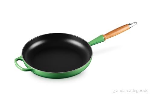 Le Creuset Frying Pan Signature Bamboo ø 28 cm / 2.6 Liter enamelled non stick coating 24147324126