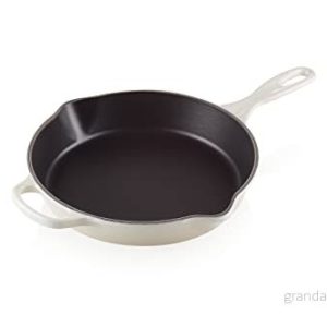 Le Creuset Skillet Signature Meringue ø 26 cm enamelled non stick coating 24147315834 Le Creuset Skillet Signature Meringue ø 26 cm enamelled non stick coating 24147315834