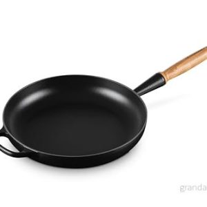 Le Creuset Frying Pan Signature Satin Black ø 24 cm / 1.6 Liter enamelled non stick coating 24147324287 Le Creuset Frying Pan Signature Satin Black ø 24 cm / 1.6 Liter enamelled non stick coating 24147324287